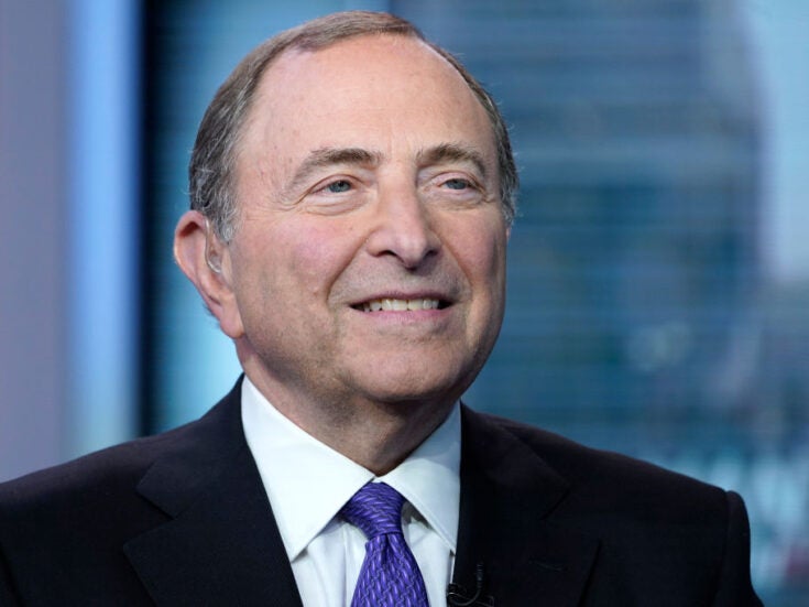 Bettman expects NHL to post record revenues this season
